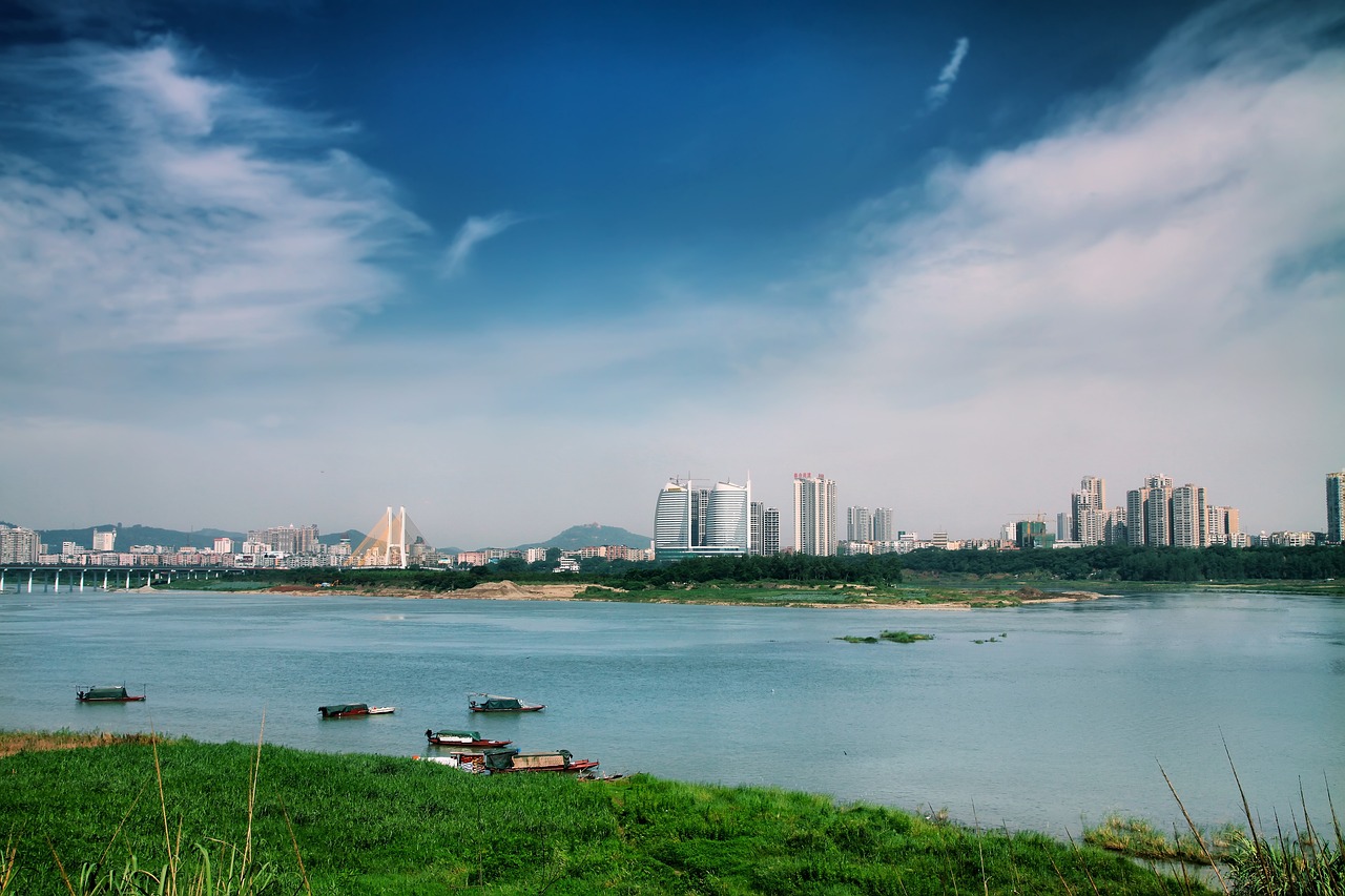 江門市鄧偉根最新動(dòng)態(tài)，城市發(fā)展的杰出領(lǐng)導(dǎo)者引領(lǐng)前行