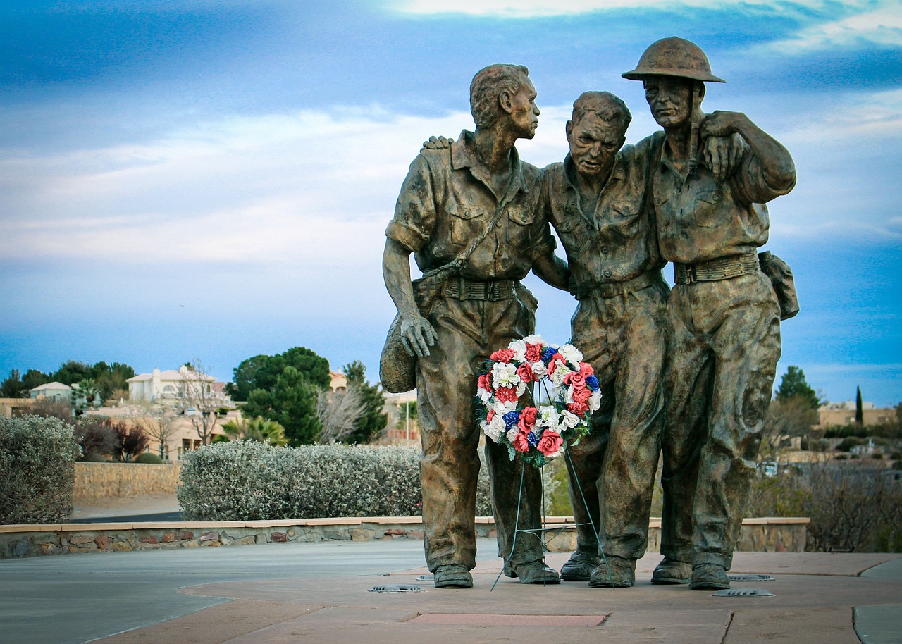 最新軍旅題材電視劇，熱血英雄榮耀時刻的震撼展現(xiàn)