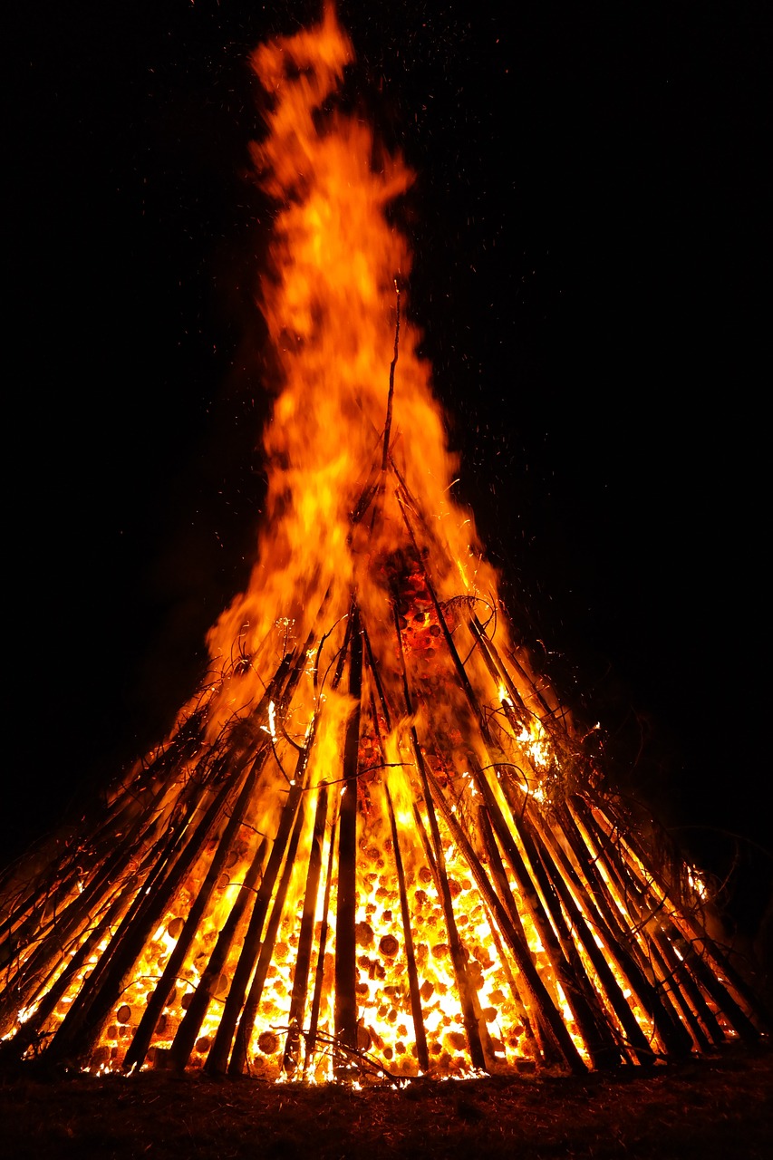 繪畫(huà)比賽獎(jiǎng)杯，藝術(shù)與榮耀的象征之巔